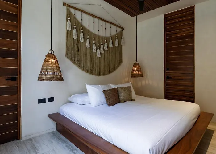 Bohemian 2br Boutique With Private Pool